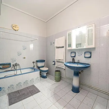 Sofi House * Agia Efimia